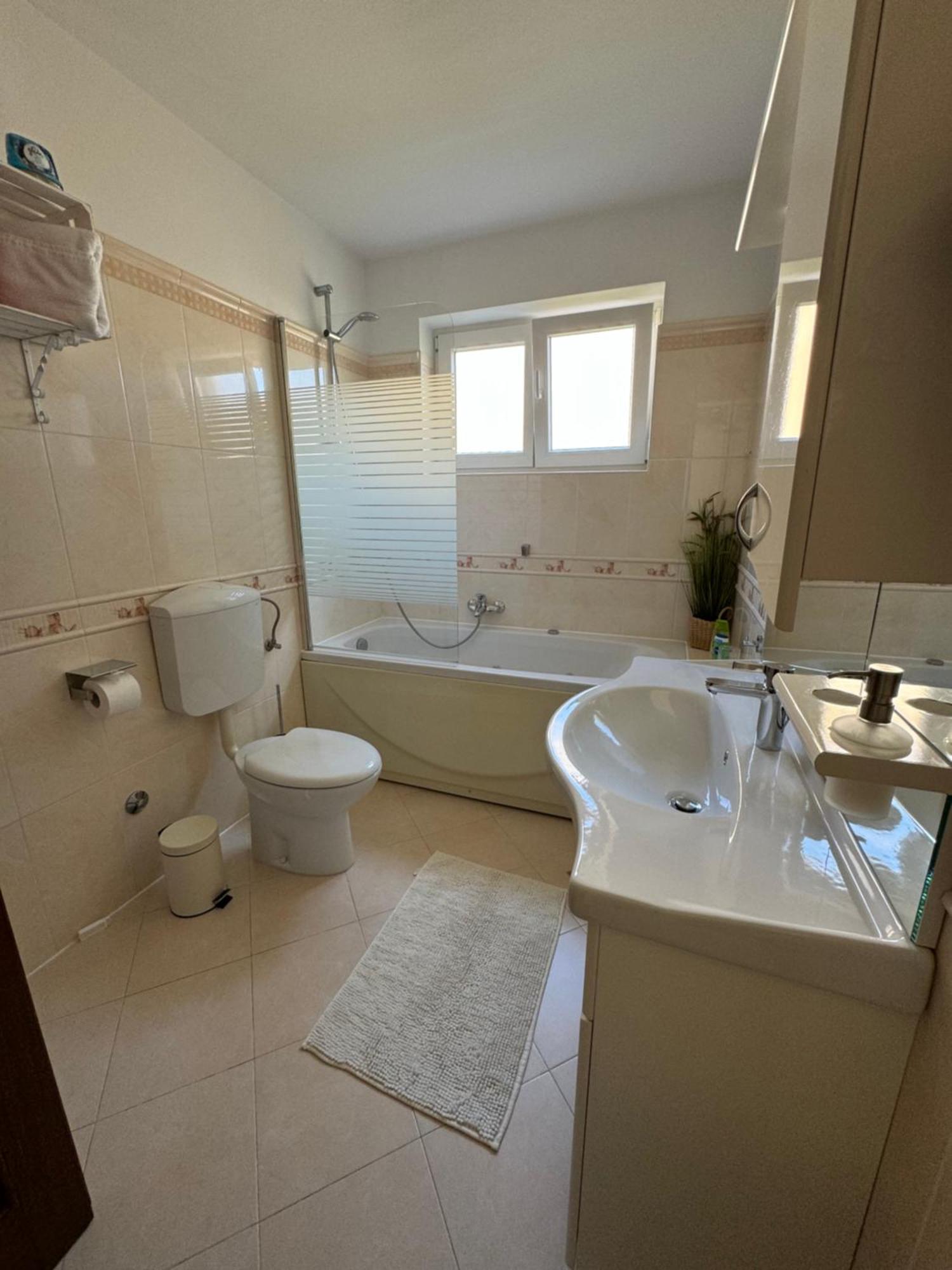 Apartment Sunny Maj *